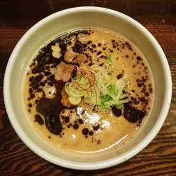 焦がし担々麺  930円