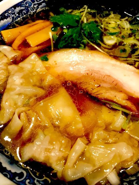 「ノスタルジック醤油らーめん(ワンタントッピング)」@麺奏 弥栄の写真