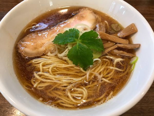 「【限定】煮干し香る醤油らーめん 大盛  700円」@らーめん かいじ 東仙台店の写真