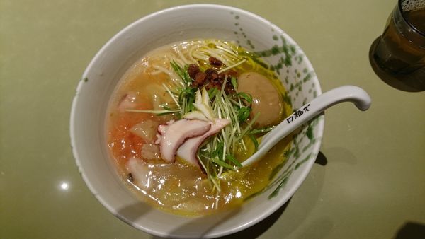 「レモンラーメン拓のタコ野郎890円味玉100円」@ロ麺ズの写真