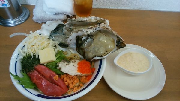 「活 殻牡蠣和え蕎麦 （バター入り）Ｓ」@MENYA 食い味の道有楽の写真