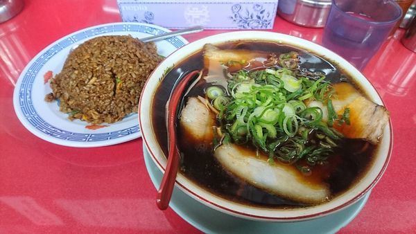 「中華そば(並)+ヤキメシ」@新福菜館 本店の写真