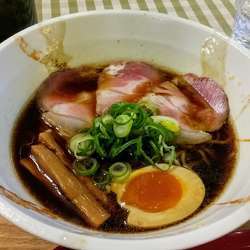 黒ラーメン