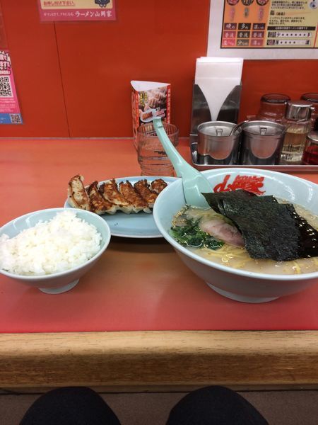 「塩ラーメン 餃子 半ライス」@ラーメン山岡家 熊谷店の写真