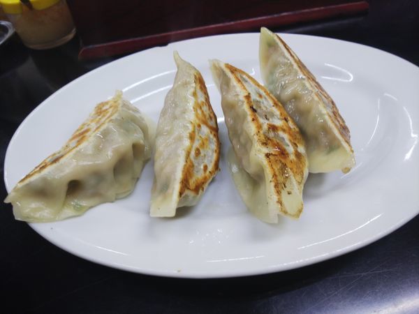 「サービス餃子」@ホームラン軒の写真