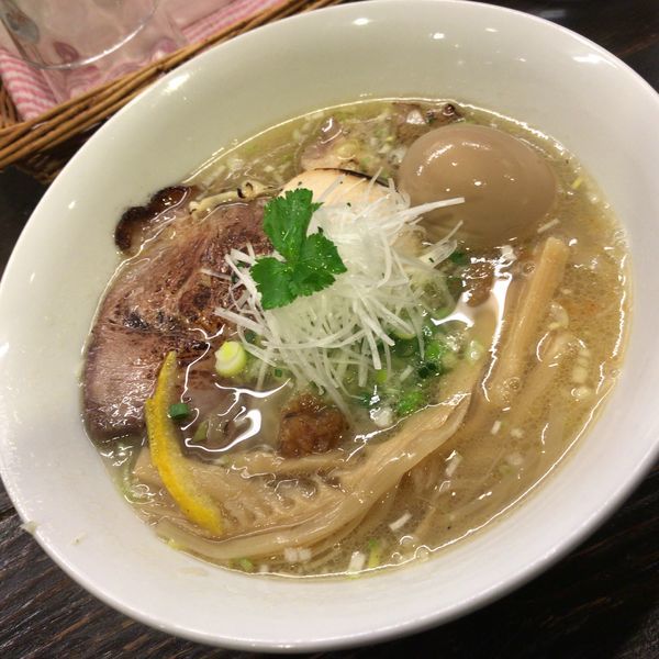 「塩 味玉中華そば 950円」@中華そば こむぎの写真