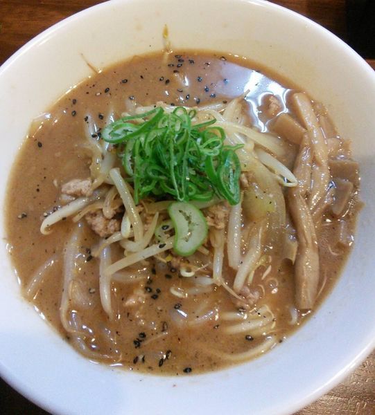 「【夜限定】味噌らーめん　８５０円」@まるもり製麺の写真