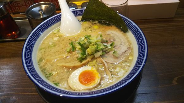 「豚骨醤油麺」@麺家 くさび 福島店の写真