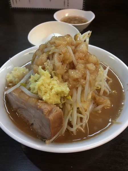 「ラーメン 半分」@ラーメンどでん 大宮店の写真