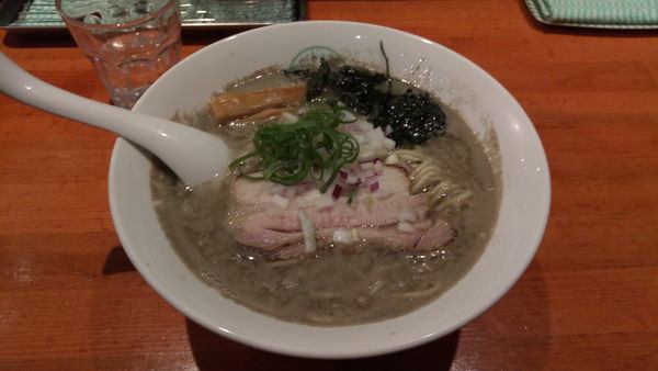 「濃厚背脂煮干中華そば　限定」@麺屋 六感堂 Rock'anDoの写真