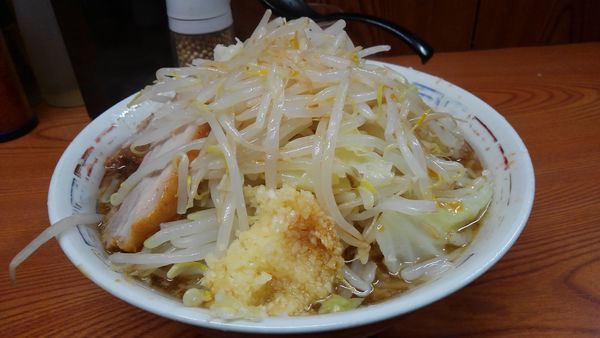 「ラーメン730円(麺少な目、ヤサイ・ニンニク・カラメ)」@ラーメン二郎 亀戸店の写真