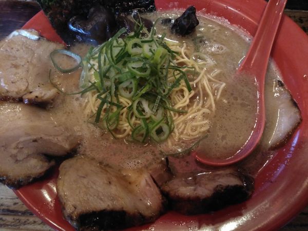 「チャーシュー豚骨醤油ラーメン900円」@ラーメン 五ノ神の写真
