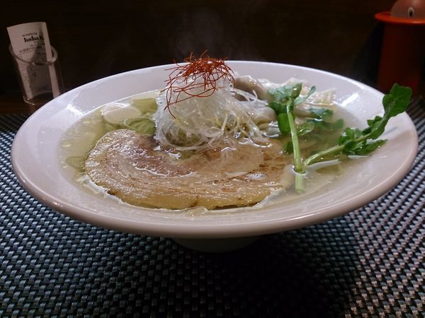 「ワンタン麺塩」@BumBunBlauCafe with BeeHiveの写真