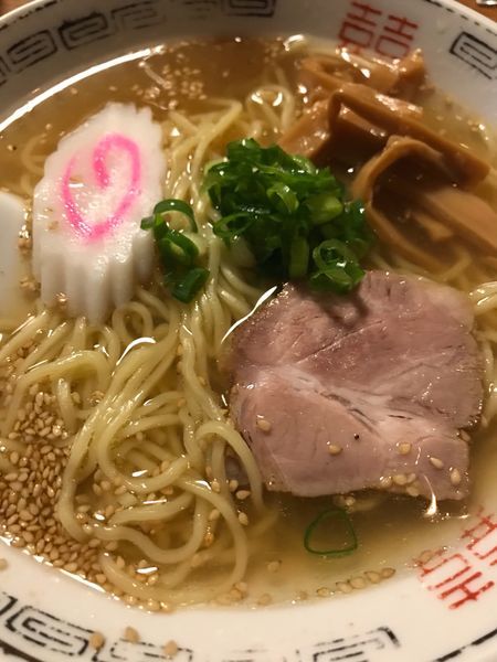「しおラーメン650円税別」@鶏料理 鳥栄の写真