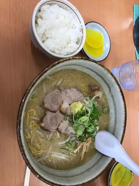 「味噌ラーメン 大盛 + ごはん」@麺屋 彩未の写真