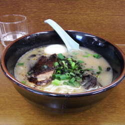 黒味玉ラーメン