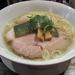 味玉塩ラーメン７５０円