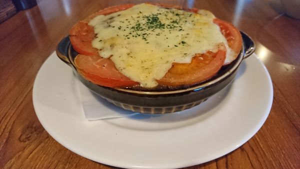 「トマトチーズの焼きカレー　８８０円」@Cafe Bar Dining Saltの写真
