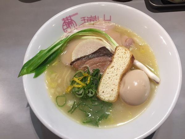 「【1/20,21限定】鰤白湯蕎麦¥900+味玉(ラーパス)」@中華蕎麦 瑞山（ZUIZAN）の写真