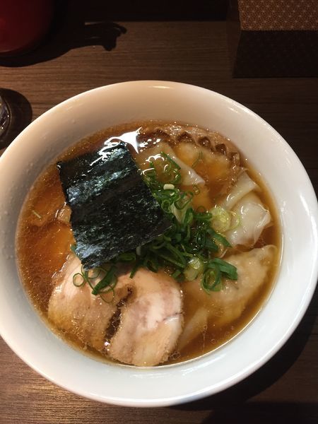 「醤油わんたん麺 ¥1030」@支那そばや 本店の写真