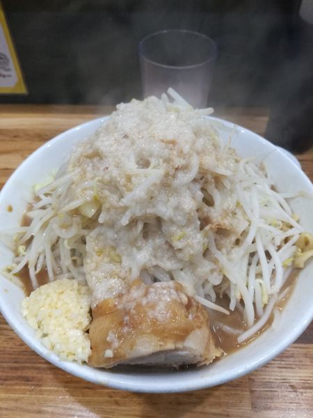「ラーメン並760円（値上げ30円）やさい・にんにく・あぶら・」@デカ盛り戦隊 豚レンジャーの写真