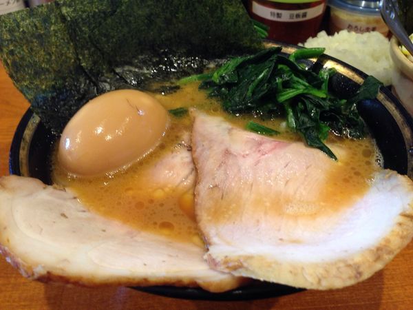 「ラーメン + 味玉」@末廣家の写真