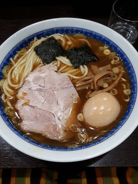 「ラーメン(並)+味玉900円」@中華そば べんてんの写真