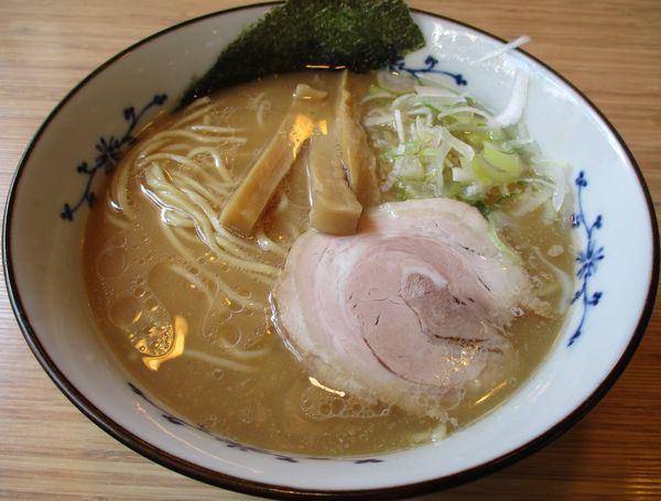 「景虎ラーメン（醤油）700円」@和風とんこつラーメン 景虎の写真