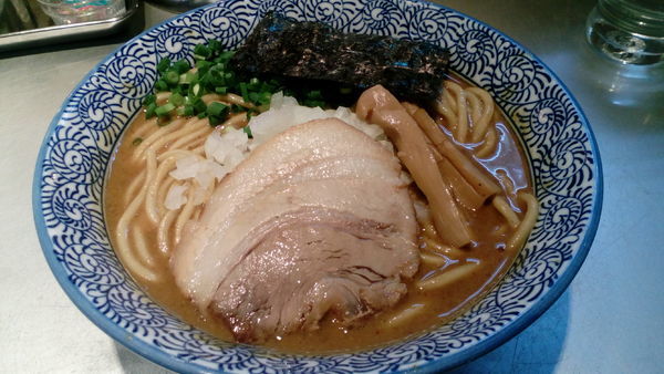 「カレーラーメン（780円）+中盛（50円）」@豚骨一燈の写真