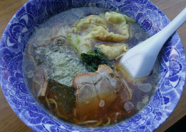 「肉厚ワンタン麺　600円」@肉厚わんたん麺と手作り焼売 ら麺亭 浅草支店の写真
