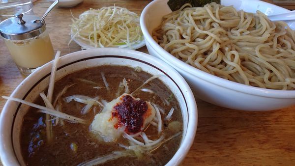 「煮魚出汁つけめん+2玉追加+ネギ」@つけめん 美豚 あきる野店の写真