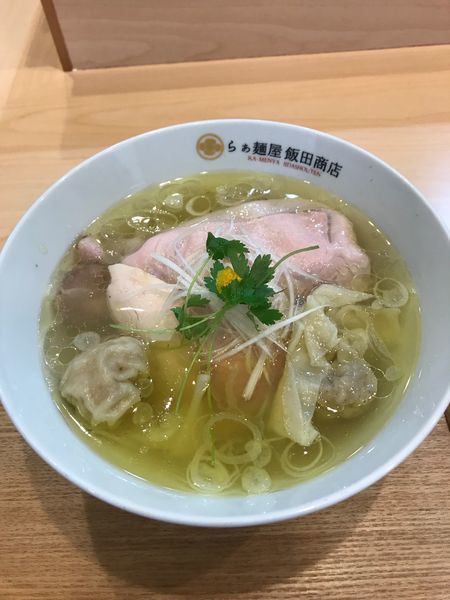 「ワンタン入り塩らぁ麺」@飯田商店 湯河原本店の写真