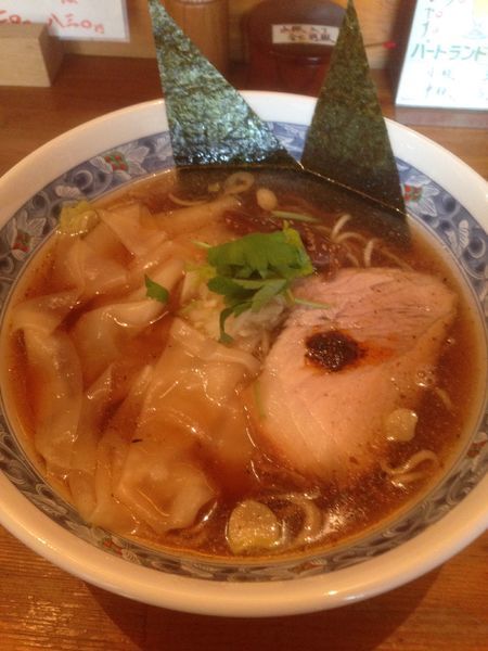 「香油雲呑中華そば」@つばめ 中目黒の写真