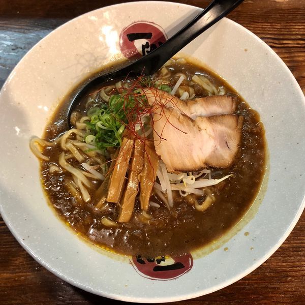 「トンコツカレーラーメン (860円)」@ラーメン一興 今治店の写真