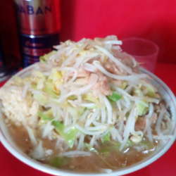 ラーメン(小)　野菜ちょいマシ、ニンニク·アブラ多め