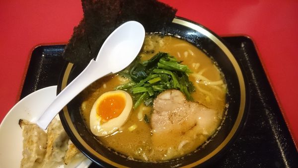 「豚骨らーめん」@らーめん酒場 青山の写真