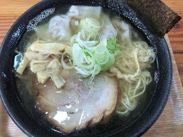「しおそば並/細麺720円+肉ワンタン100円」@中華そば 北炎の写真