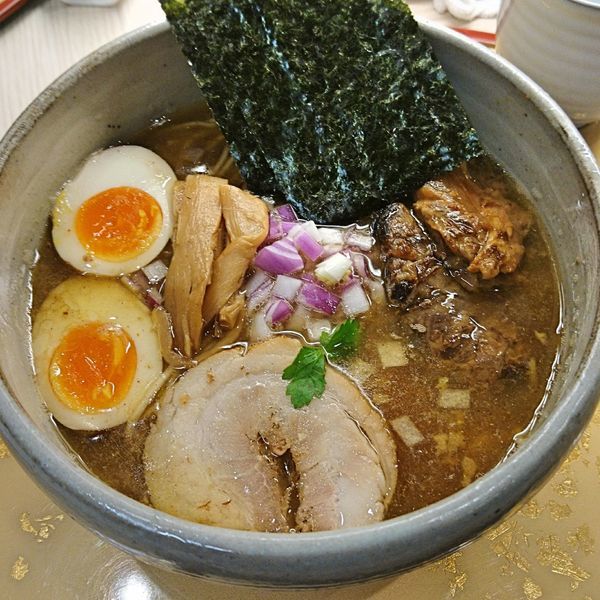 「特製淡麗煮干しそば（しょうゆ）940」@麺屋 音 柏店の写真