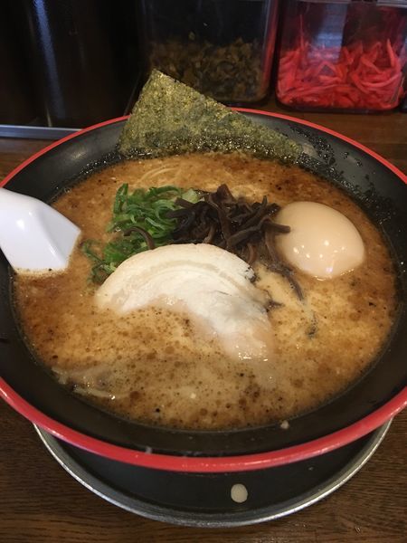 「豚骨醤油 味玉 替玉」@十代目哲麺 藤沢店の写真