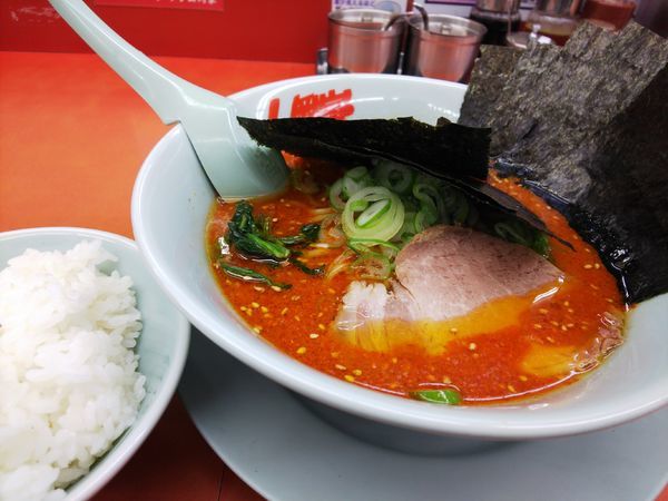 「辛味噌ラーメン辛さMAX(クーポン海苔）」@ラーメン山岡家 桑名店の写真