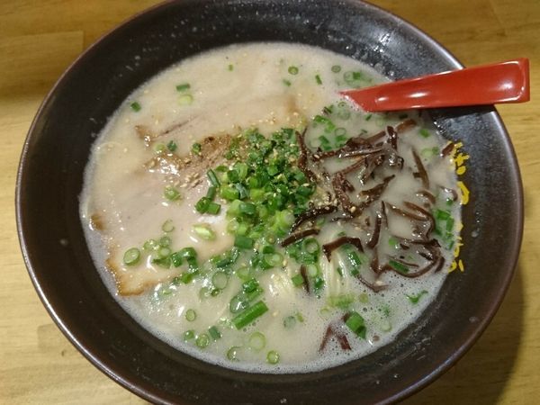 「博多とんこつらーめん680円＋替え玉110円3玉」@博多JIROの写真