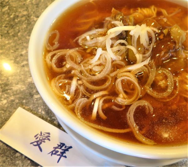 「牛腩湯麺（950円）」@愛群の写真