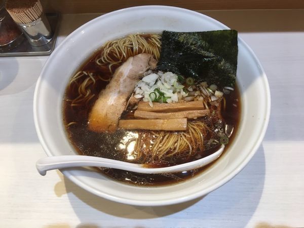 「黒らーめん ＋ 麺の中盛210g」@Soy Sauce Ramen Janya 醤屋の写真