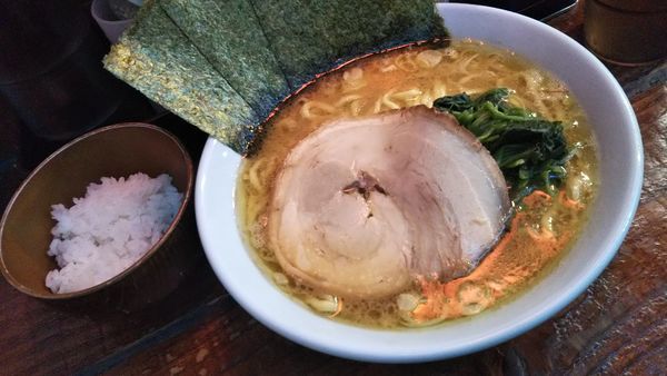 「とんこつ醤油750円」@横浜家系ラーメン いとし家の写真