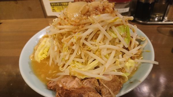 「ラーメン中盛り、豚マシ」@立川マシマシ 9号店の写真