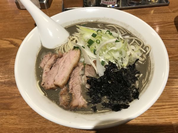 「極濃厚煮干しそば」@中村屋総本山の写真