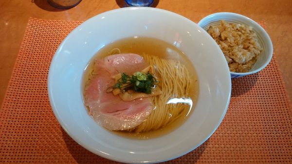 「塩煮干中華そば＋チャーシューご飯」@柴崎亭の写真