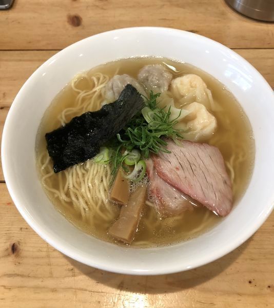「特製ハーフワンタン麺（白だし）900円」@支那そば 大和 稲荷町本店の写真