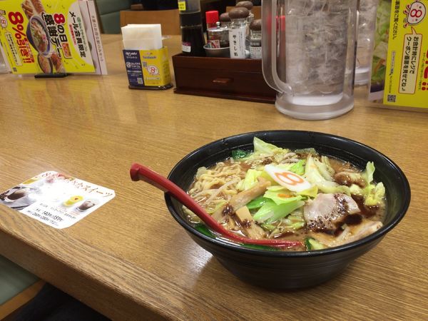 「野菜こく旨らーめん」@8番らーめん 金沢駅店の写真