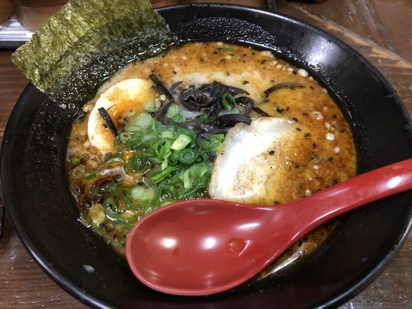 「黒ラーメン」@麺屋 一矢の写真
